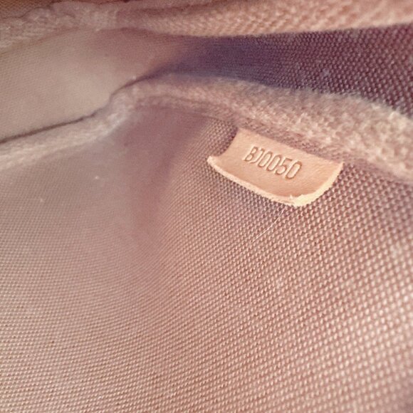 LOUIS VUITTON Brown Monogram Pouch - Picture 15 of 16